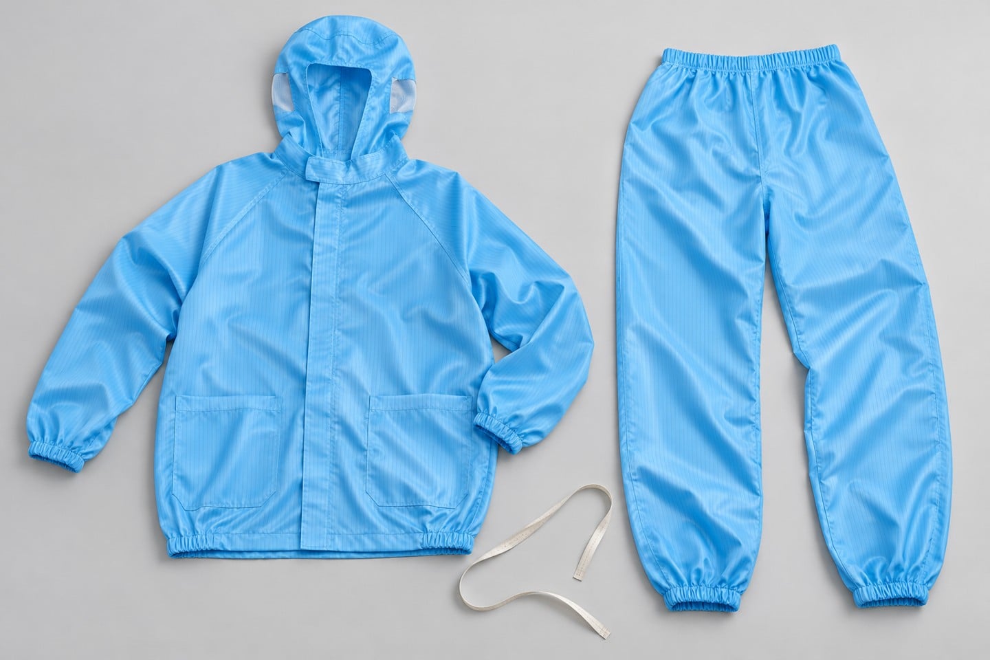 Cleanroom Suit Sizing: Qualifying Movement, Closures and Gowning